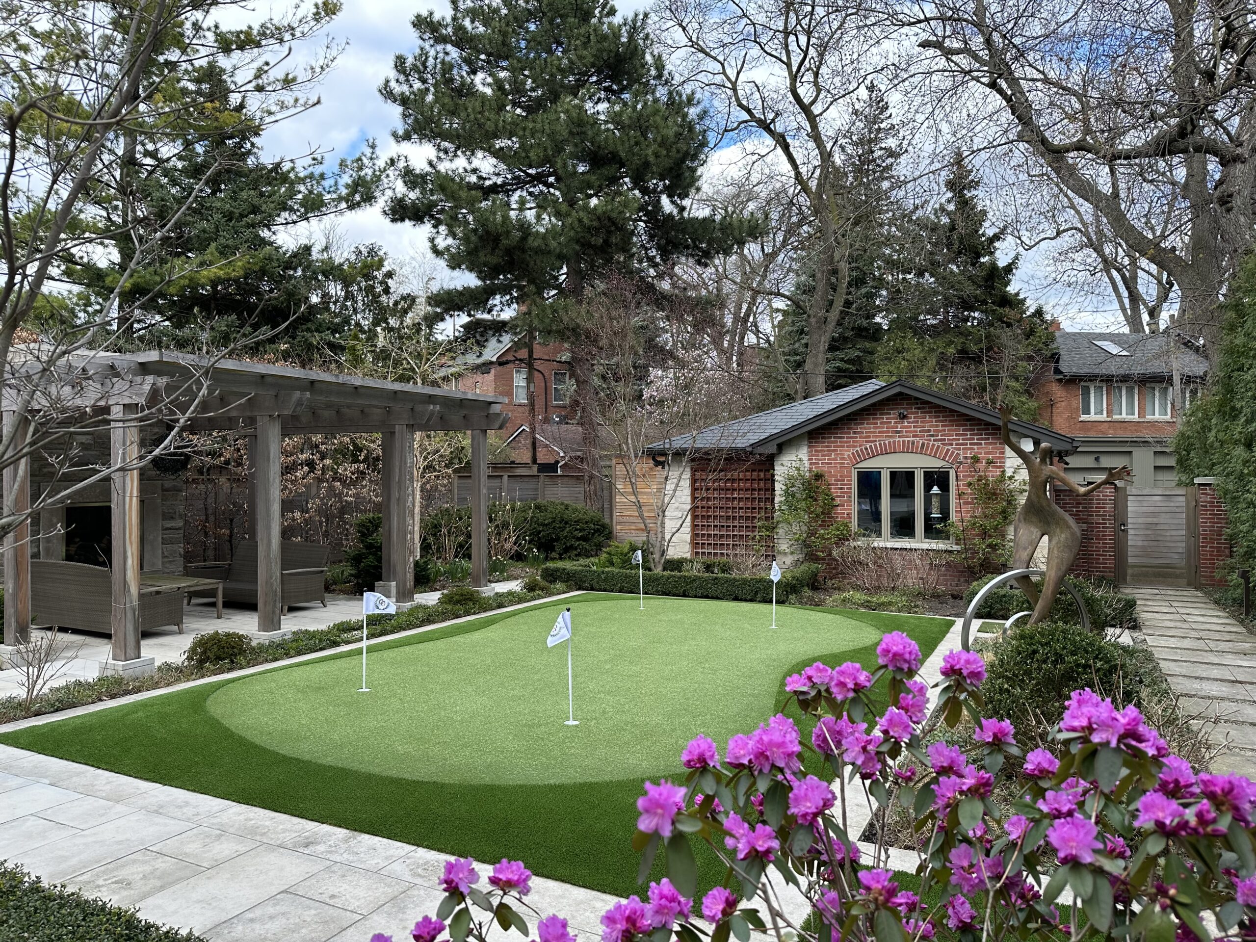 Artificial Grass Backyard Putting Green Installers